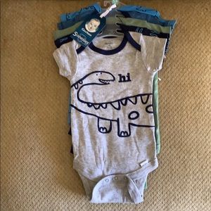 NEW 4-pack short sleeve Gerber dinosaur oindies.